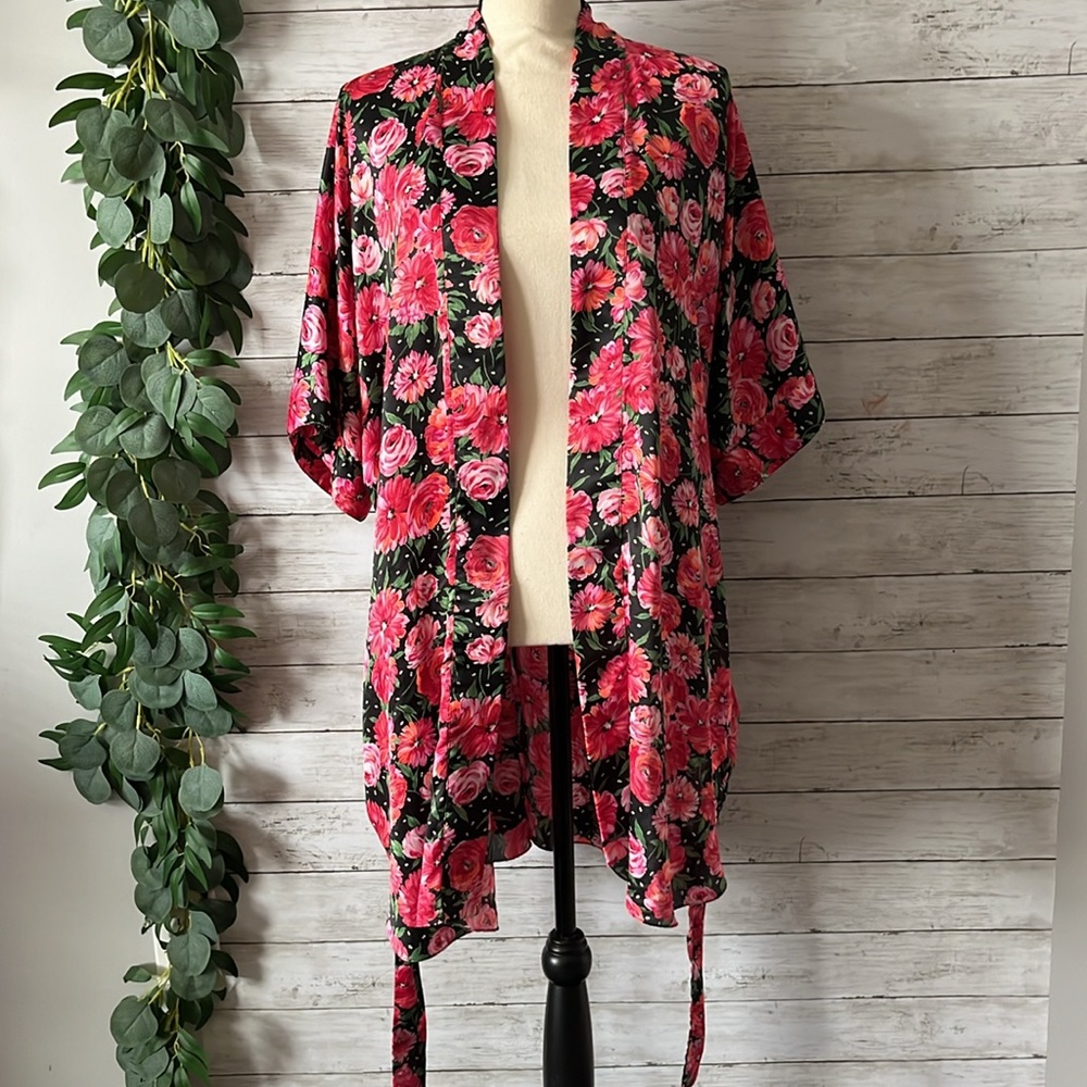 “Silky” Floral Robe with Pockets - Picture 10 of 10